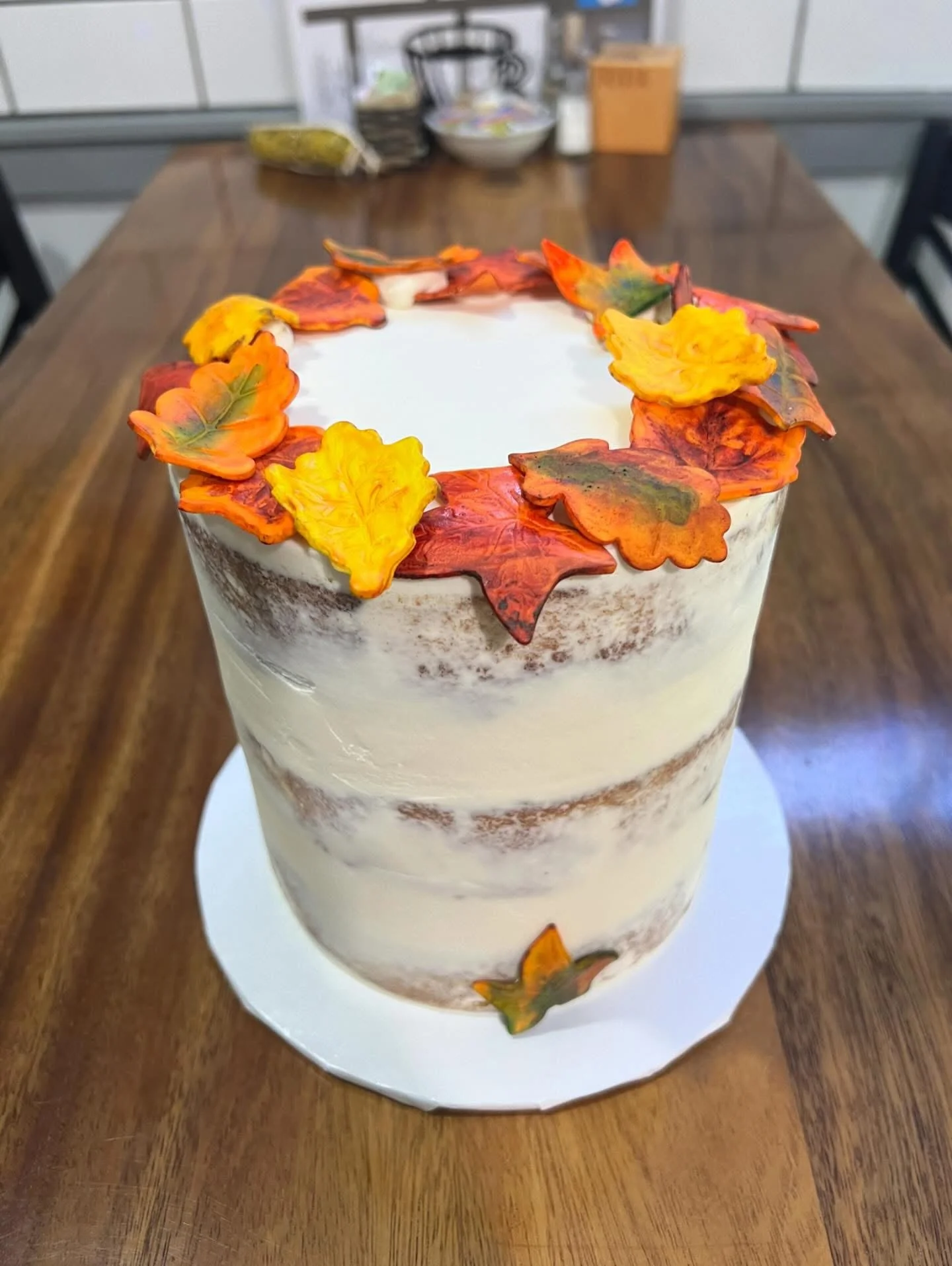 slice-of-heaven-bellingham-custom-cake-fall-leaves-naked image