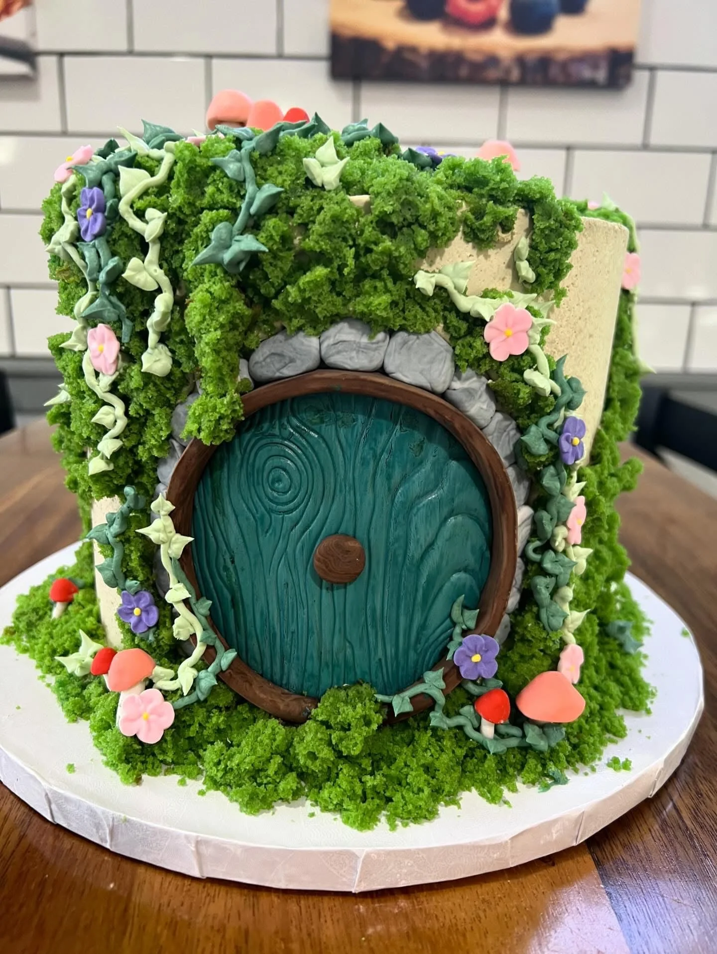 slice-of-heaven-bellingham-custom-cake-hobbit-fairy-door image