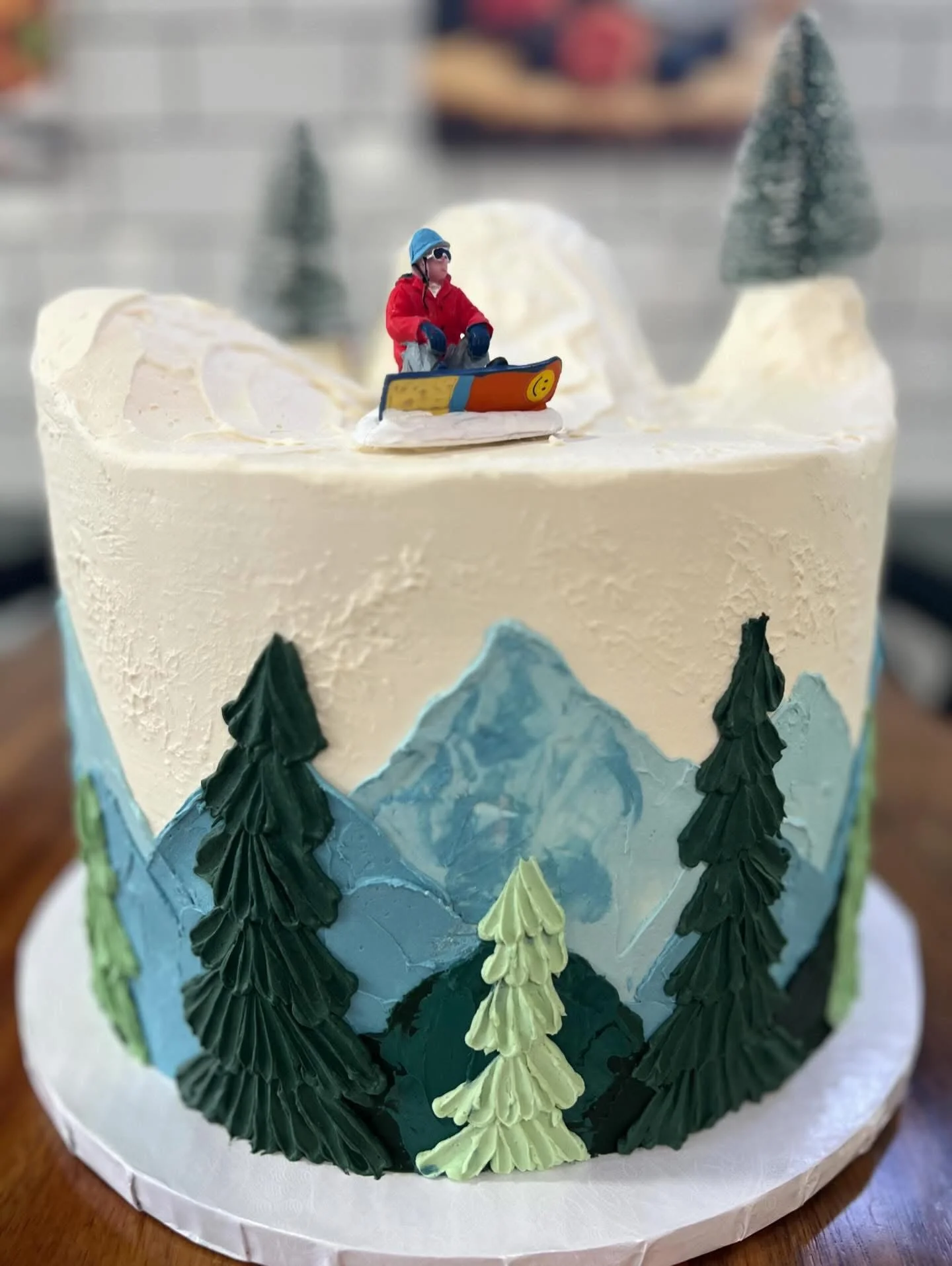 slice-of-heaven-bellingham-custom-cake-mountain-snowboard-scenic image