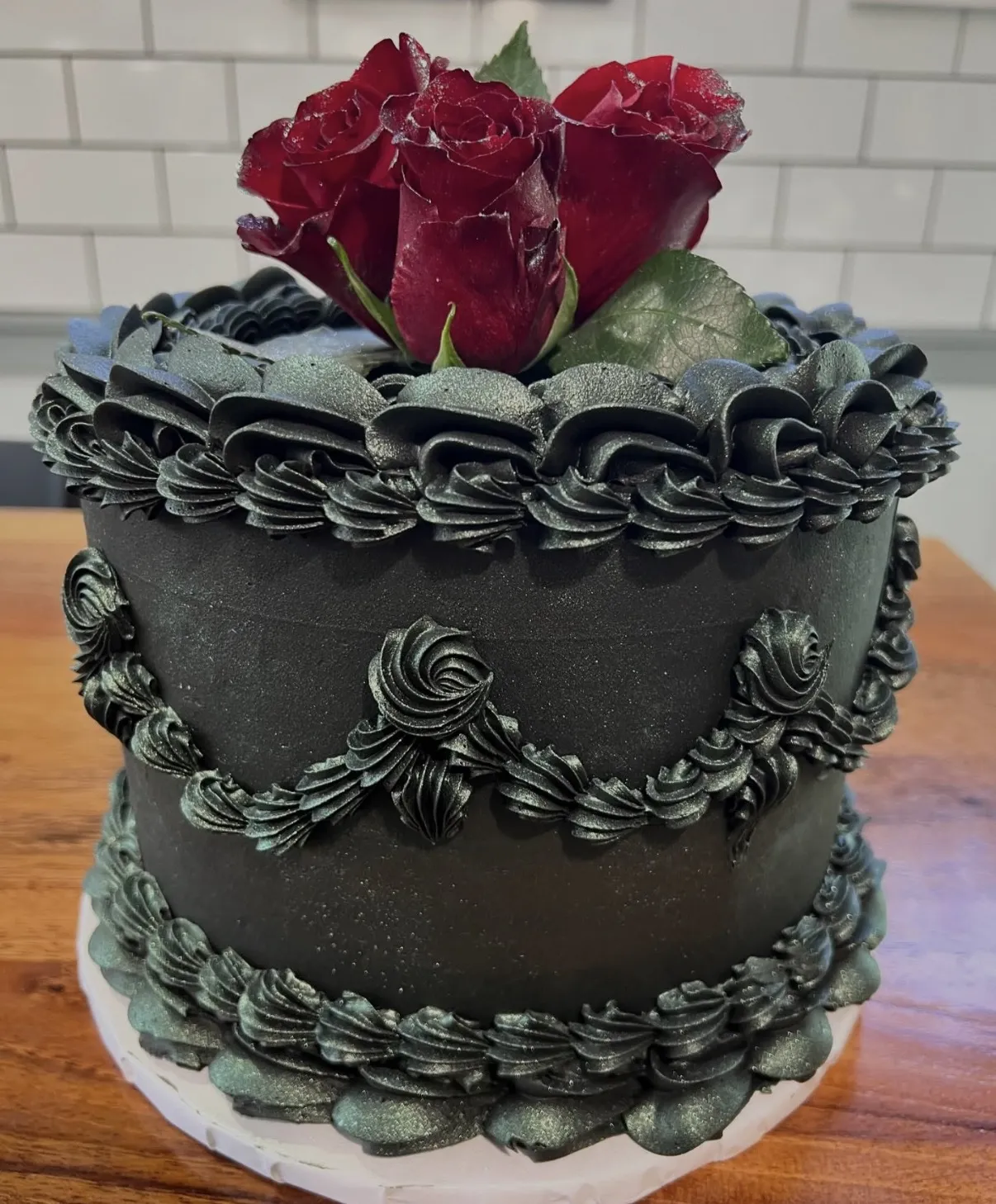 slice-of-heaven-bellingham-sculpted-cake-black-gothic-shimmer-red-roses image