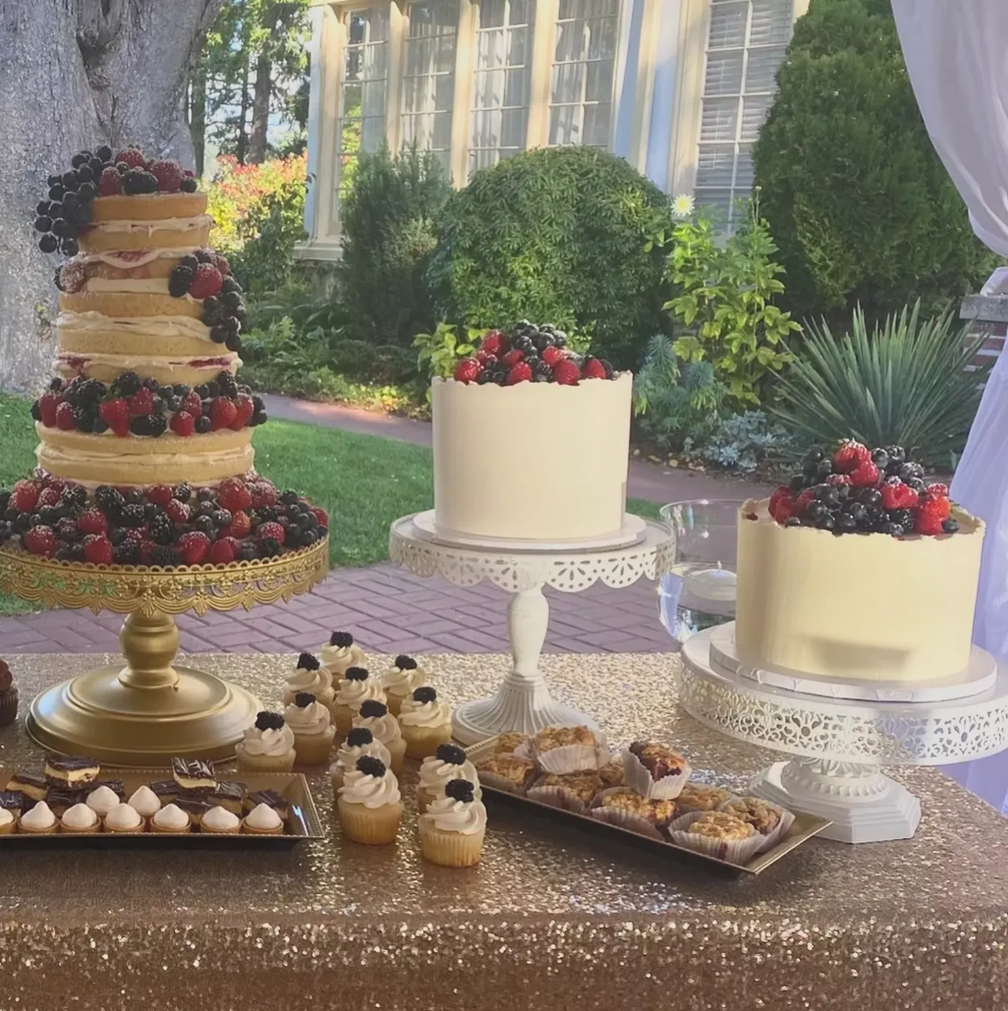 slice-of-heaven-bellingham-wedding-cake-berry-dessert-table-mansion-venue image