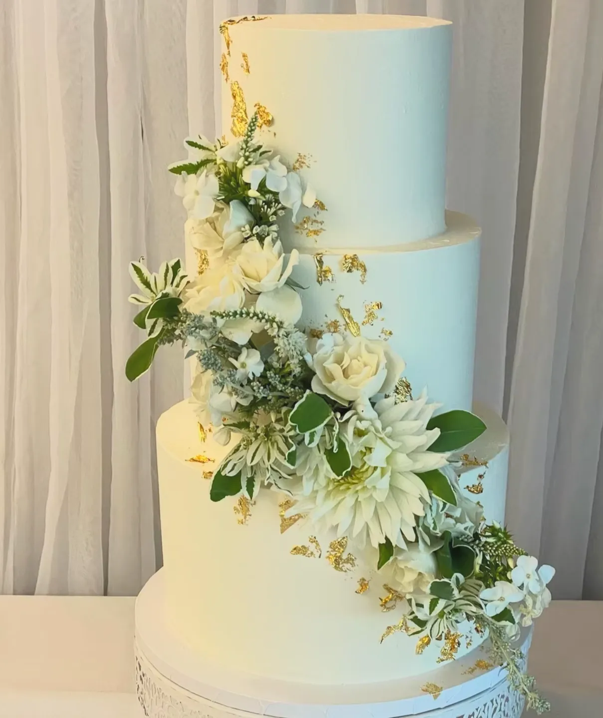 slice-of-heaven-bellingham-wedding-cake-three-tier-white-gold-leaf-roses image